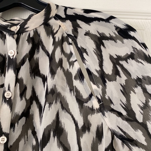 Armani Exchange Blouse - Picture 4 of 6